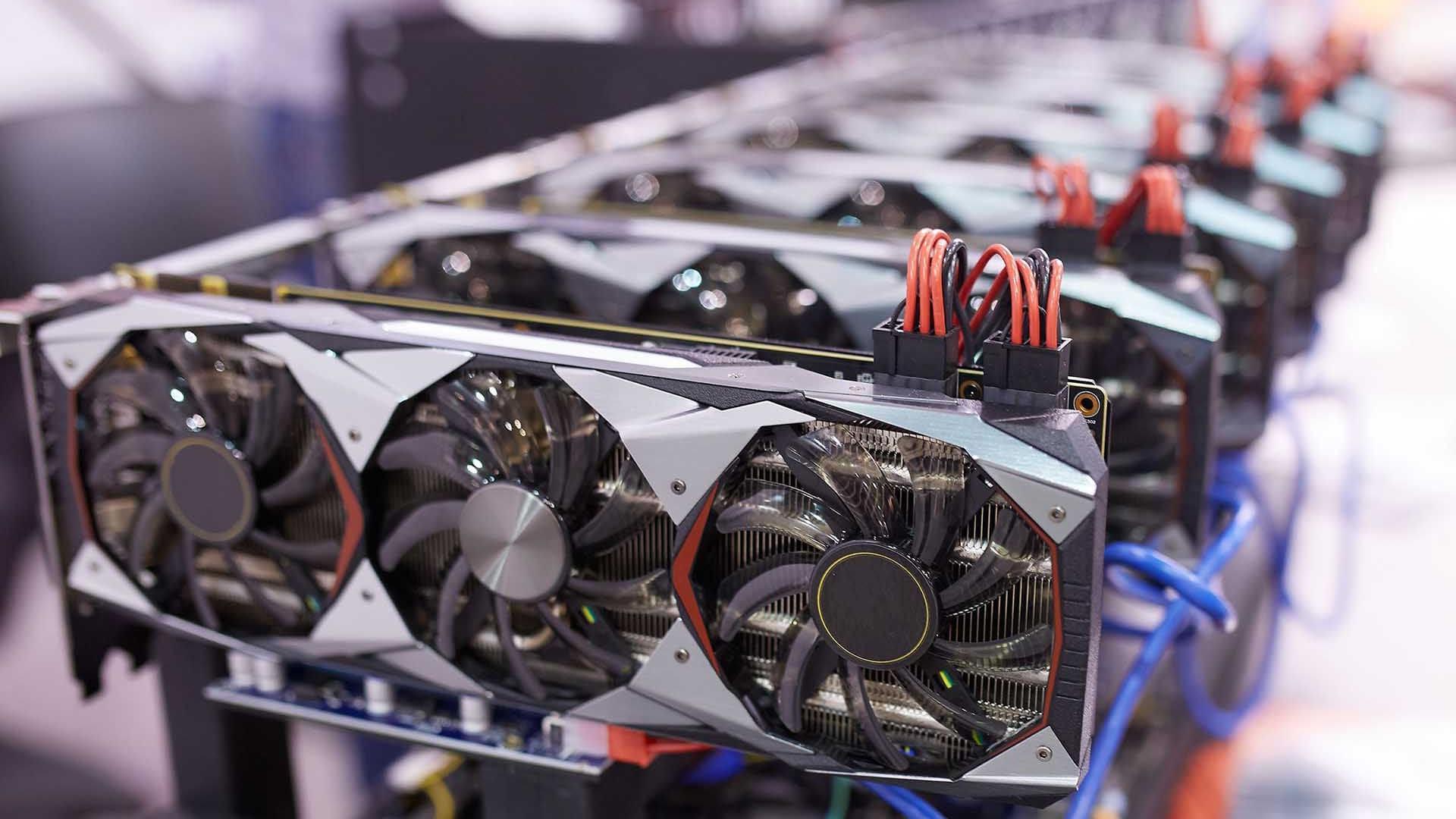 Майнеры: кто это такие и что они делают?