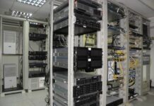 Какие бывают серверные стойки?