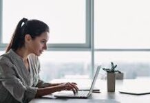 Проверка грамматики и пунктуации ИИ: новый инструмент для безошибочного письма